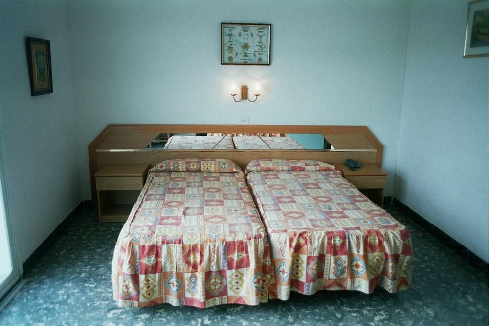 Hotel Fragata Calella Esterno foto