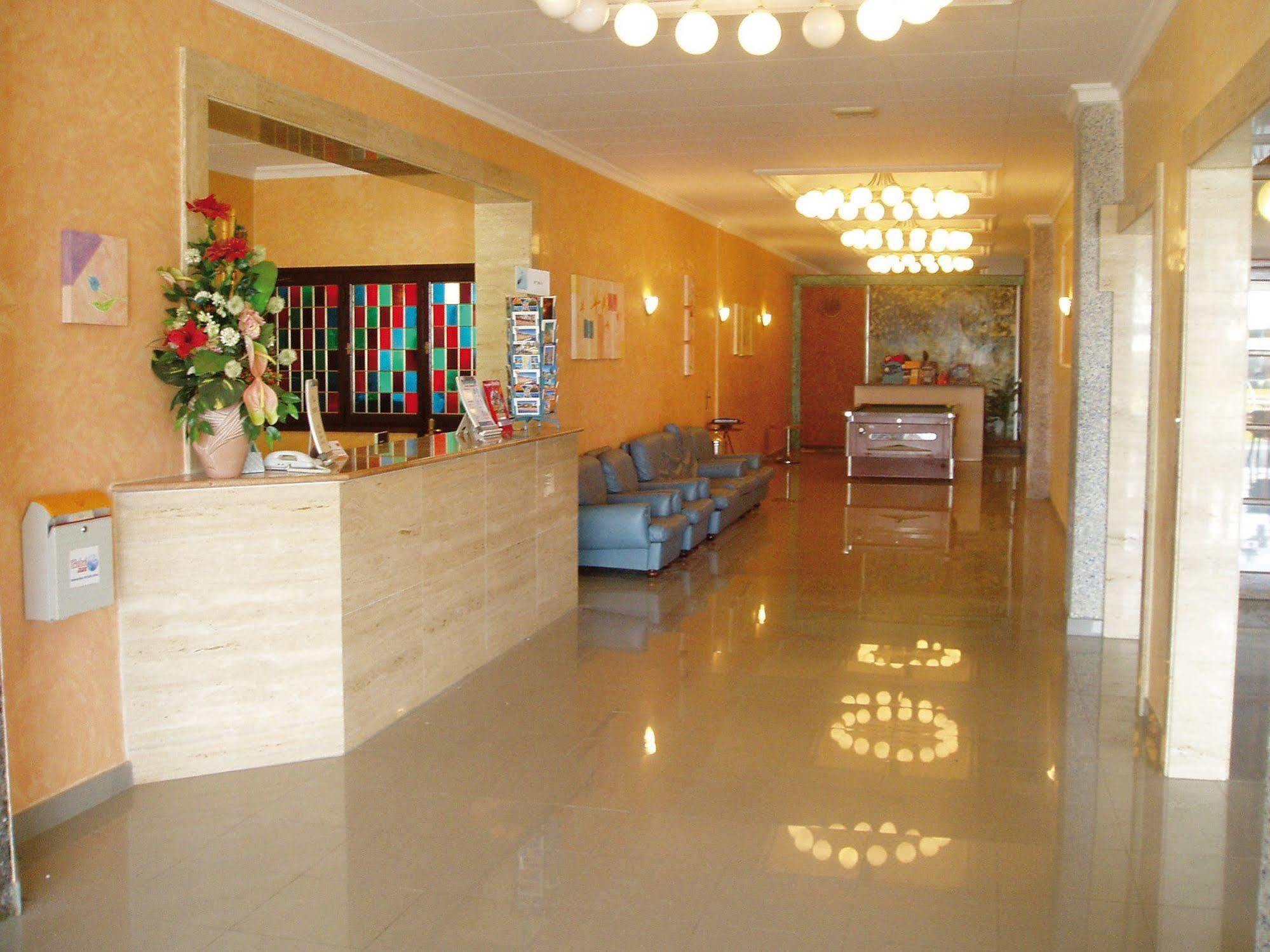 Hotel Fragata Calella Esterno foto
