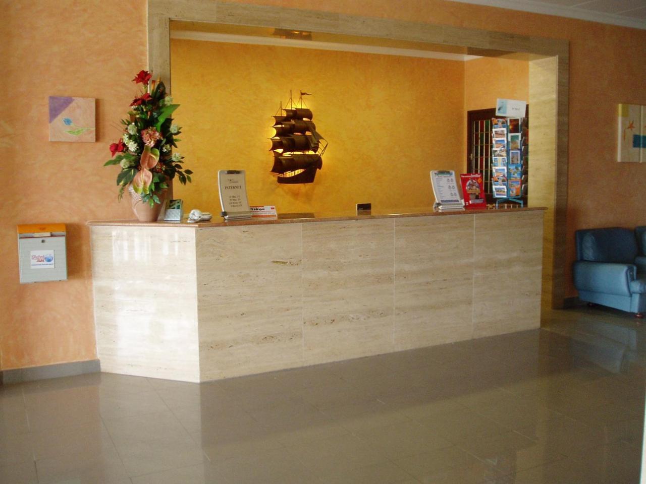 Hotel Fragata Calella Esterno foto
